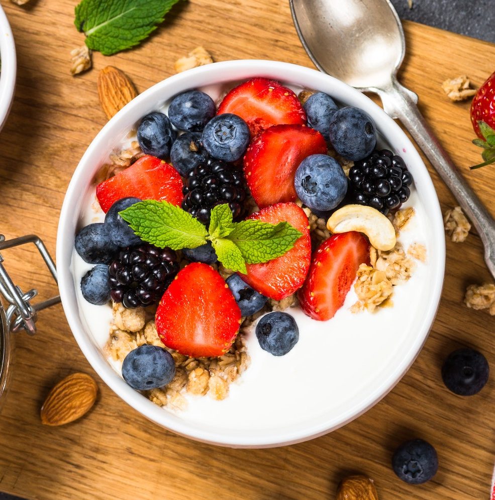 greek-yogurt-granola-with-fresh-berries-e1664470850475.jpg greek-yogurt-granola-with-fresh-berries-e1664470850475.jpg